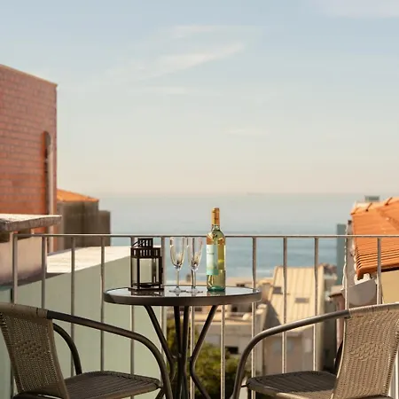 Vakantiehuis Artistic With Terrace In Foz By Hostwise *