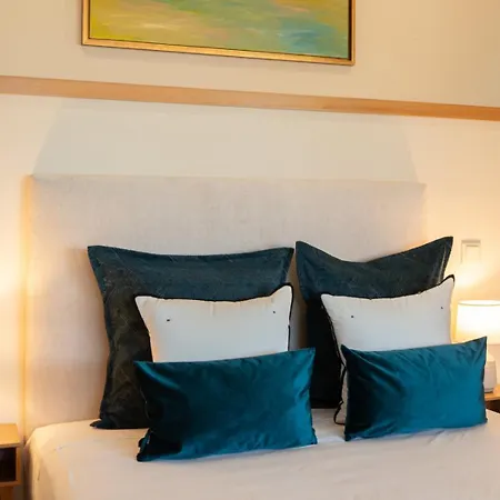 Artistic With Terrace In Foz By Hostwise Prázdninový dům *