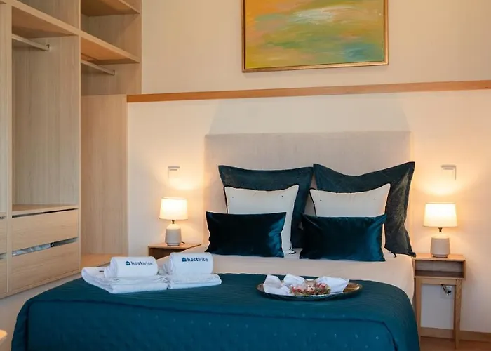 Artistic With Terrace In Foz By Hostwise Feriehus