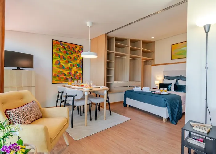 Feriehus Artistic With Terrace In Foz By Hostwise