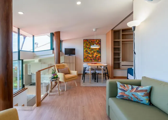 בית נופש Artistic With Terrace In Foz By Hostwise *