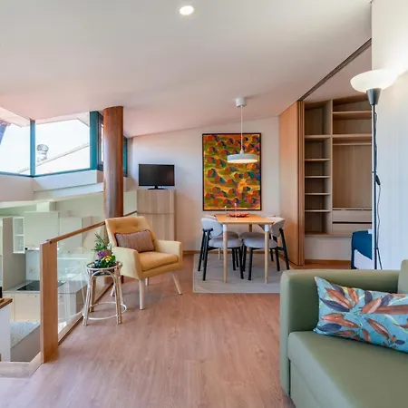 בית נופש Artistic With Terrace In Foz By Hostwise *